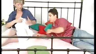 টিন মেগা ওয়ার্ল্ডের সুন্দর এলিজা থর্নের বাংলা চুদাচুদি ছবি সাথে রিভার্স কাউগার্ল ফিল্ম